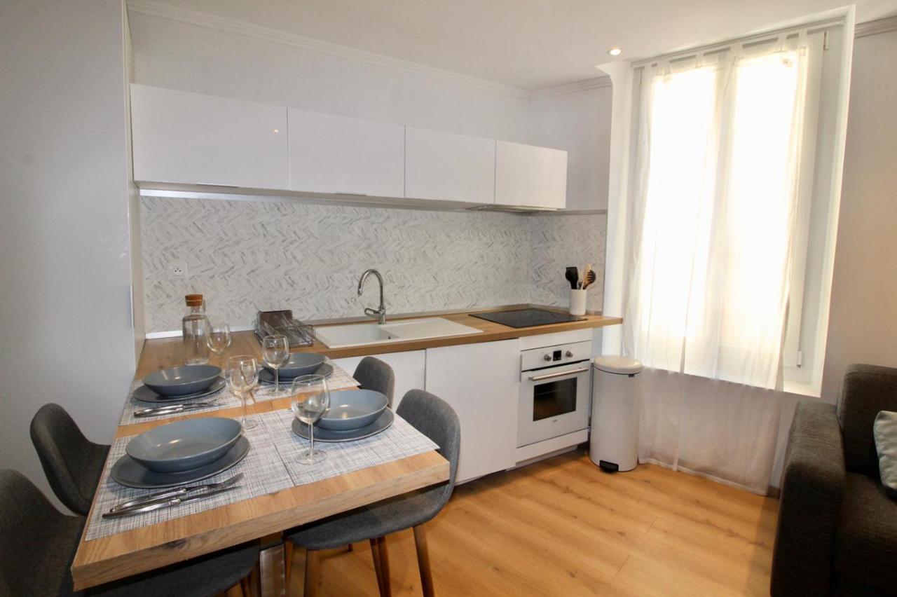Lovely Apartment Heart Of Golden Square Fiber Wifi Nice Exterior photo