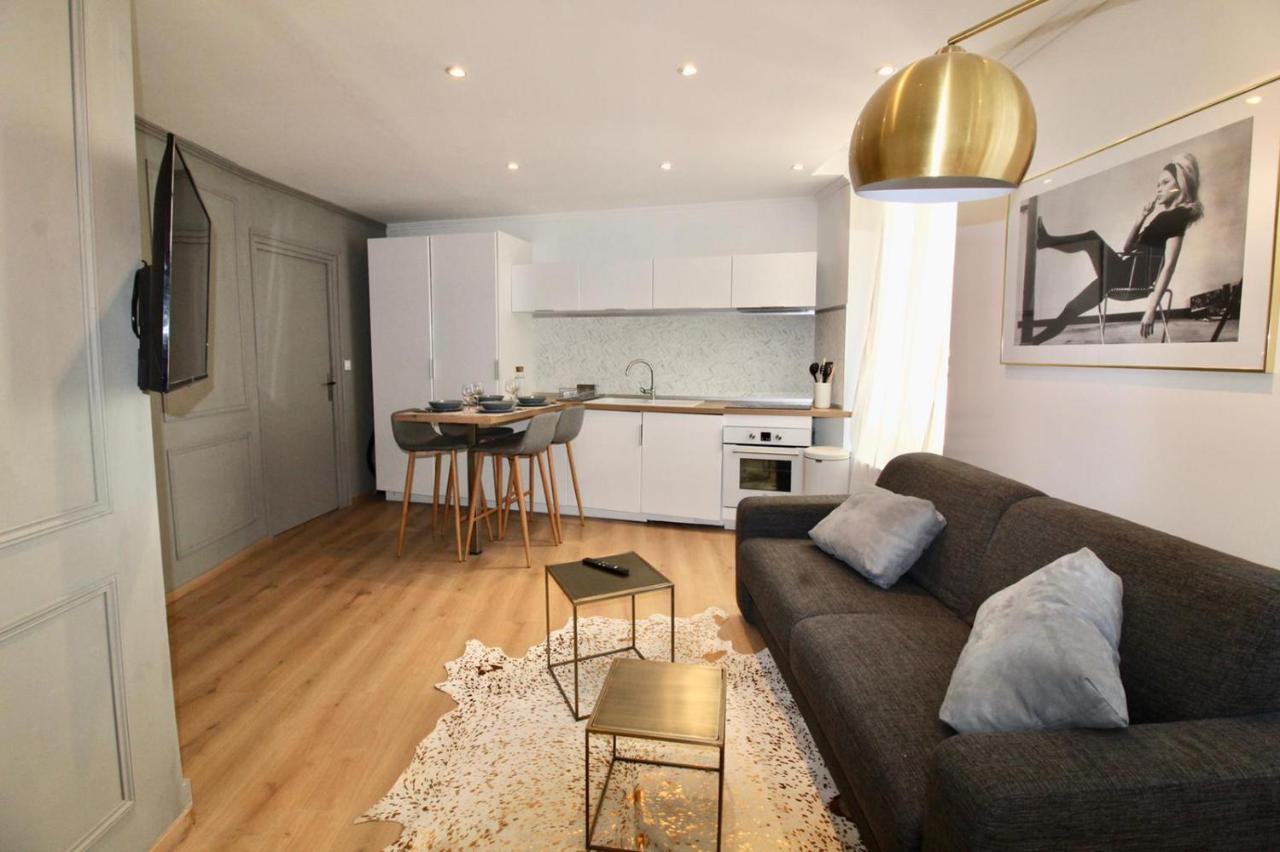 Lovely Apartment Heart Of Golden Square Fiber Wifi Nice Exterior photo